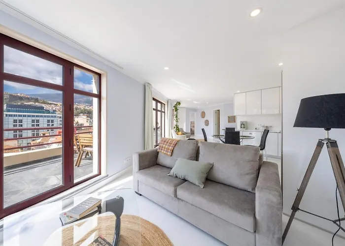 Apartment In St. Catarina Park, By Pausa H. *