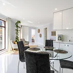 Apartman In St. Catarina Park, By Pausa H.